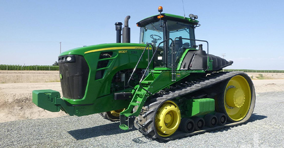 2011 John Deere Tractor 2011 John Deere Track Tractor sold at Ritchie Bros.